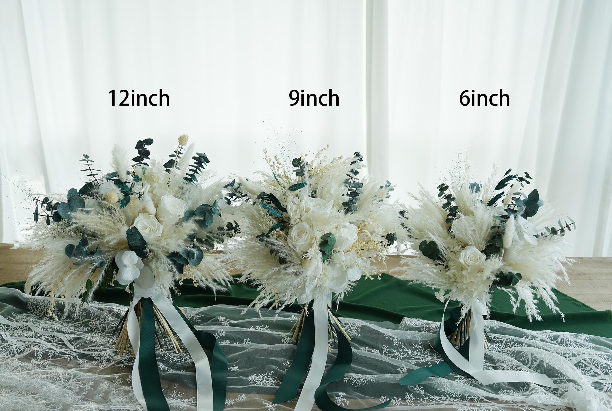 ホワイトローズのドライフラワーブーケ、グリーンユーカリ、花嫁と花嫁