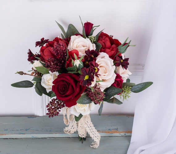 The Holiday Aisle Mixed Floral Arrangement, Red