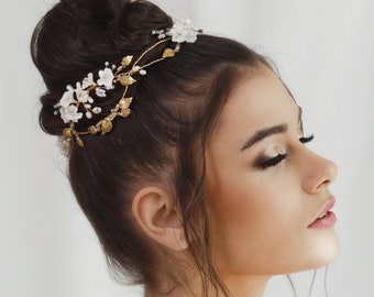 Floral subtle bridal crown • Floral wedding crown • Bridal headpiece • Wedding Hair accessory • Gold floral comb • Hair accessory | FIONA