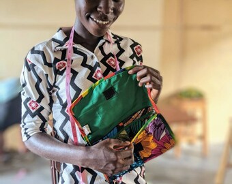 Organization Pouch: African Patchwork Ankara Zipper Bag with Pockets