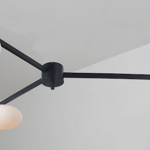 Lampadario da soffitto in ottone italiano stile vintage Lelli della metà del secolo Lampada da incasso Lampada a sospensione Lampada da soffitto bassa Sala da pranzo Ingresso Camera da letto 3 luci immagine 4