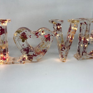 Letrero de resina con luz LED "Love", ideal como regalo para tu esposa o novia.