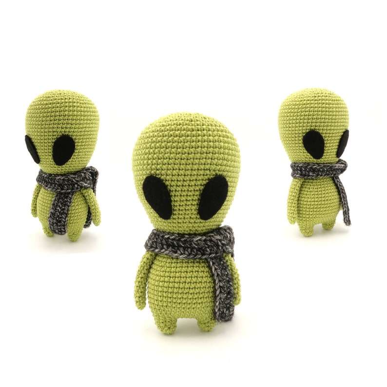 ALIEN crochet pattern image 1