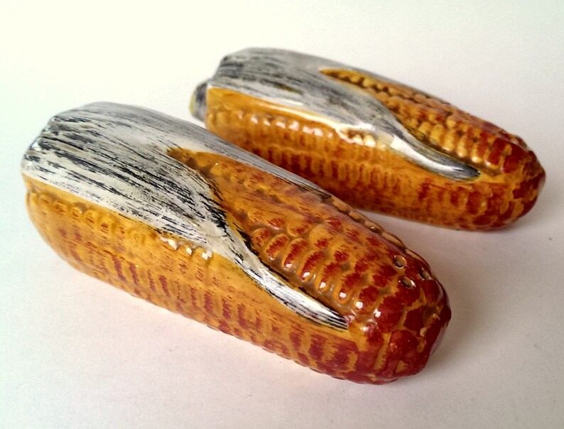 kitsch Italian pottery rustic Italian kitchen corncob salt shaker,midcentury art pottery Vintage Italian salt and pepper set