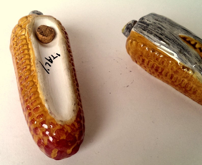 kitsch Italian pottery rustic Italian kitchen corncob salt shaker,midcentury art pottery Vintage Italian salt and pepper set