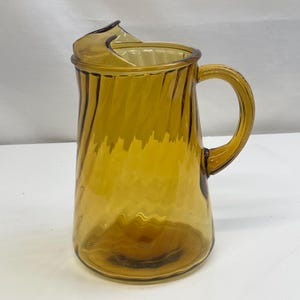 Vintage Indiania Glass Optic Swirl Gold Amber Pitcher Ice Lip Mid Century Glassware Tableware