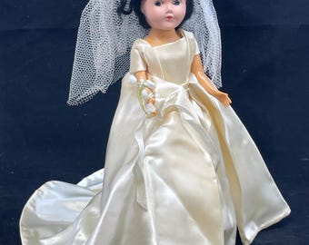 Vintage 1960's Bride Doll Wedding Dress Sleepy Brown Eyes Brunette Plastic 10.5"