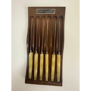 Juego de cuchillos para carne serrados Vintage Town & Country de Washington Forge Pearl Lucite