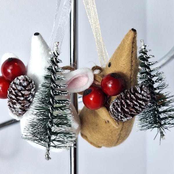 Christmas Forest Foraging Mouse - Handmade Felt Ornament