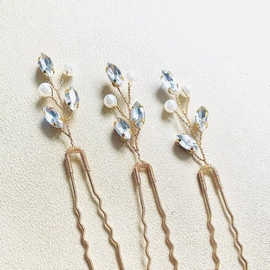 Beautiful Bridesmaid Diamante with Pearl in Gold Wedding Hair Pin