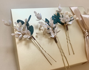 Simply Beautiful Dried Baby's Breath Gypsophila with Eucalyptus and Acrylic Soft White Flowers Bridal Hair Pin for Wedding