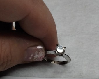 Zilverkleurige ronde solitaire ring met zirkonia, maat 5,5 klassieke stijl