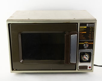 1980’s Vintage Samsung RE-525D Microwave