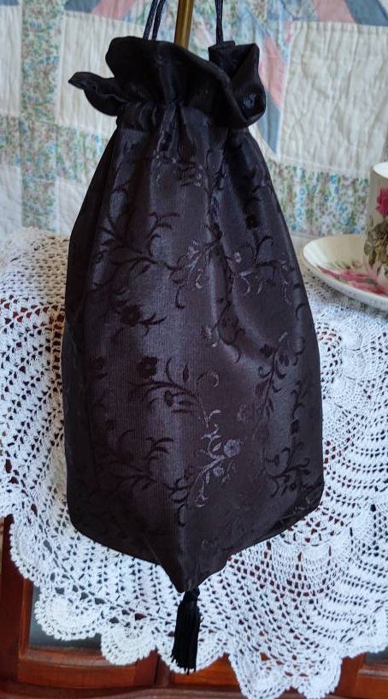 Vintage Handbags, Purses, Bags *New*     Reticule drawstring bag 19th Century Victorian purse Evening Civil War Edwardian Regency Mourning 1820s & up Ladies Ditty Bag $15.00 AT vintagedancer.com