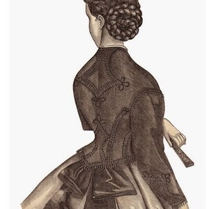 Puede incluir: Una ilustraci&oacute;n en blanco y negro de una mujer con un vestido oscuro con intrincados detalles de encaje. Su cabello est&aacute; peinado en un mo&ntilde;o trenzado.