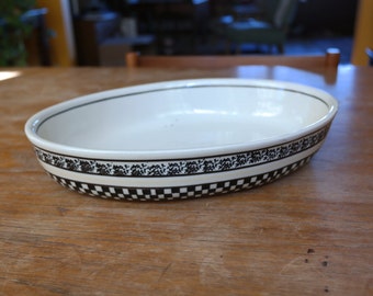 Vintage Boleslaweic Polish Ceramic Oval Baker Casserole Serving Dish Black Off White Yellow