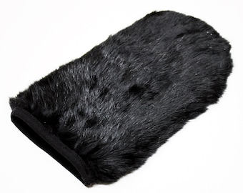 Vampire Fur Mitt