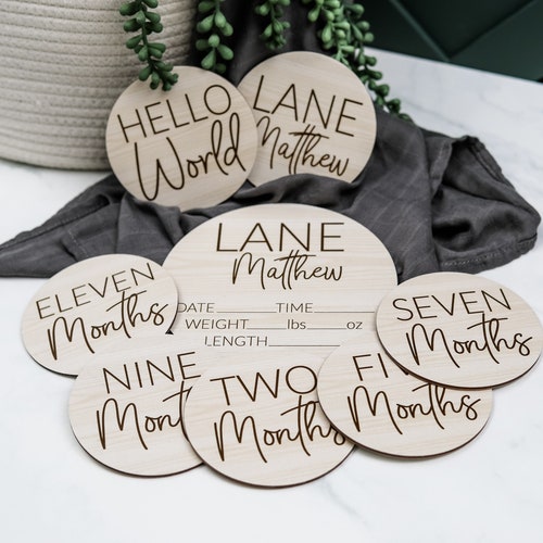 Marqueurs d'étape en bois, accessoires photo première année, cadeau unique pour les nouveaux parents, marqueurs d'âge mensuels, signe statistique de naissance, faire-part de nom