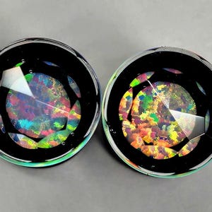 Facettierte Coin Opal Plugs, 1 Paar, Double Flare