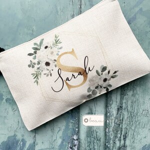 Personalised Name and Initial.. White Floral Greenery Design Linen Style Make up Bag Birthday Gift for Mum Friends Sister Aunt