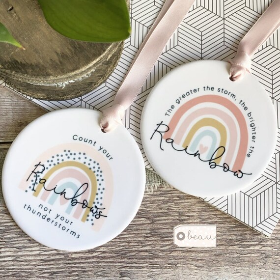 Cuente sus arco Recuerdo redondo de cerámica del