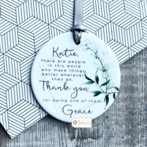 Personalised There are people in this world Modern Greenery design Round Ceramic - Keepsake Decoration - Workmates Friendship Gift - Friends
