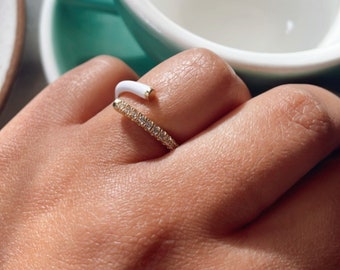 Modern ivory cream enamel ring, zircon ring, zircon gemstone, zircon stone, adjustable ring, ring for women, stone ring