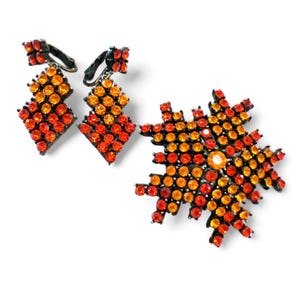 Vintage Orange Red Rhinestone Brooch Clip On Dangle Earring Set, Japanned
