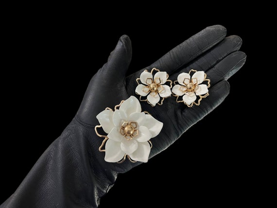 Vintage Emmons Magnolia Brooch Clip On Earring Se… - image 7