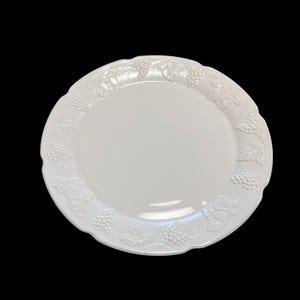 VTG Colony Indiana Glass Large Harvest Grape White Milk Glass 14&quot; Round Platter