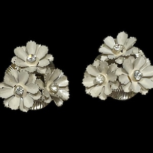 Vintage Flower Cluster Clip On Earrings / Rhinestone Center