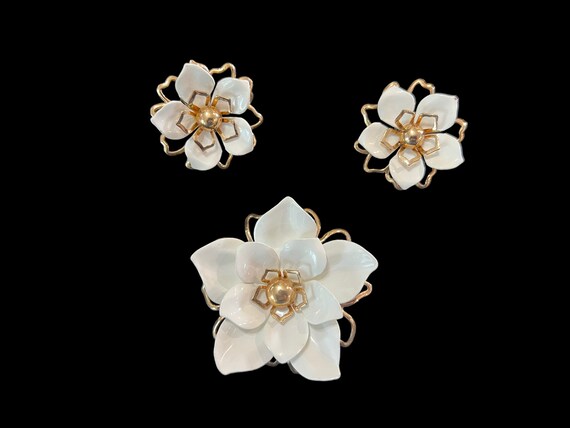 Vintage Emmons Magnolia Brooch Clip On Earring Se… - image 6