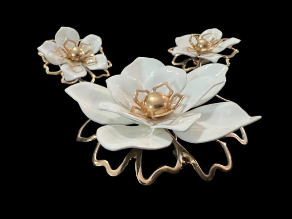 Vintage Emmons Magnolia Brooch Clip On Earring Se… - image 1