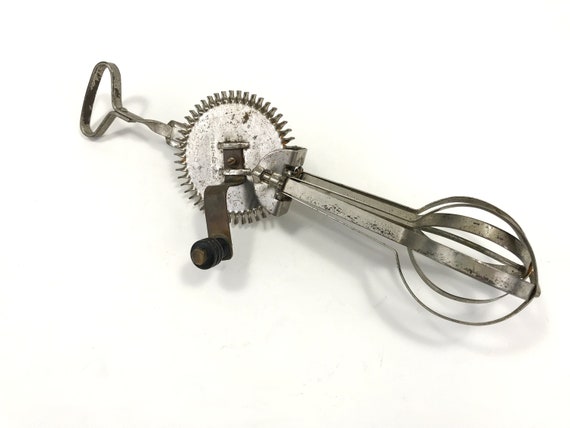 Vintage Hand Held Egg Beater Mixer Vintage Egg Beater Vintage Whisk Froth  Beater Kitchen Decor Cooking Utensil A & J Farmhouse Decor 