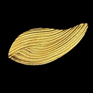 Vintage Gold Tone Textured Leaf Brooch, Curved Leaf Shape Pin