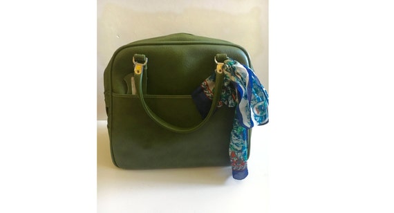 american tourist handbag