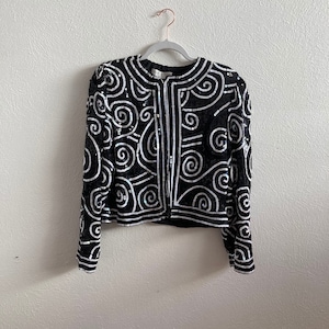 Chaqueta vintage grande con remolinos de lentejuelas en blanco y negro de Valerie Stevens de seda pura