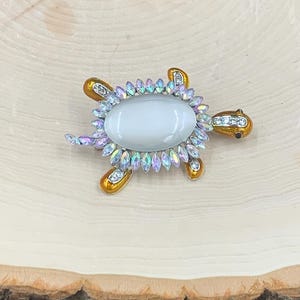 Enamel andbrhinestone turtle brooch/pendant