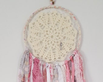 Atrapasueños rosa - Atrapasueños bohemio - Atrapasueños de tela - Atrapasueños de tapete - Regalo para un amigo - Decoración de pared - Decoración de dormitorio rosa