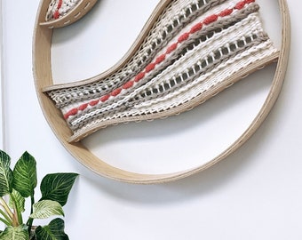 Großer runder Wand-Dekor: Handgefertigter Holzrahmen, 76 cm Wandteppich