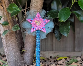 Varita de hada/estrella de diamantes de imitación hecha a mano, tul, mango de cuentas