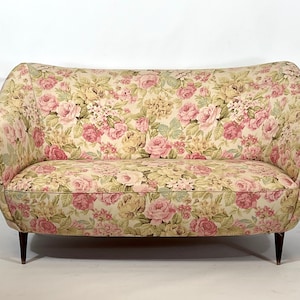 Mid-century Italian two-seater sofa in the style of Gio Ponti