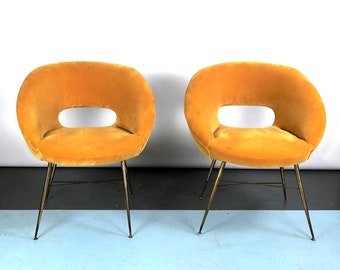 Silvio Cavatorta, pair of gold velvet armchairs from 50s