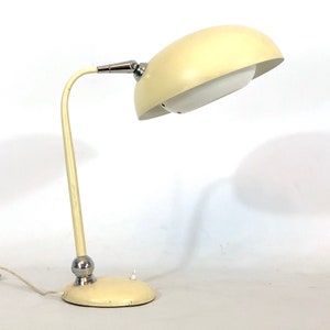 Stilnovo, Mid-century lacquer and chrome articulated desk lamp