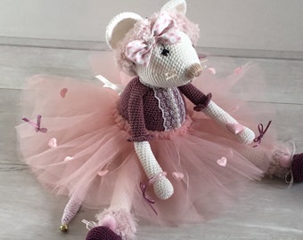 Stuffed crochet mouse/ crochet ballet  mouse/  amigurumi/ stuffed animal/crochet mouse