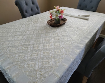 Nappe en lin brodée à la main avec 8 serviettes de table, soie blanche et dorée