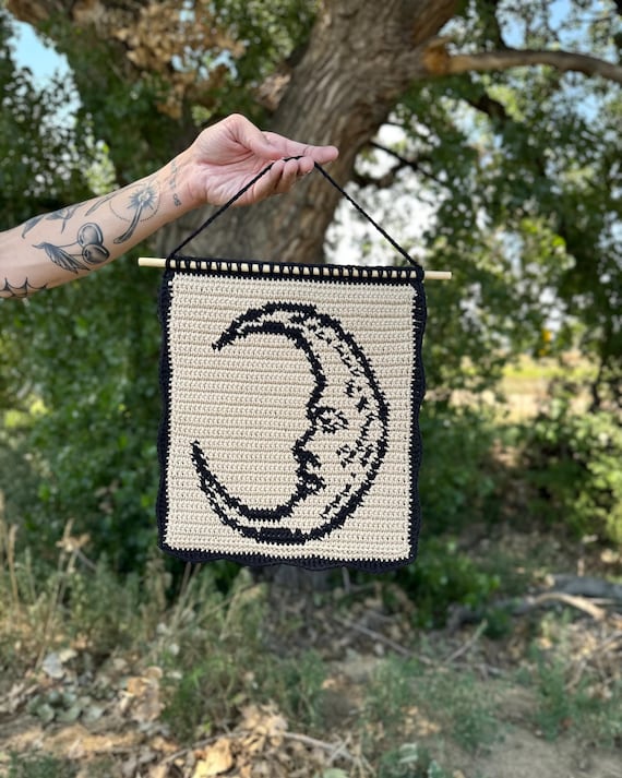 Moon Crochet Tapestry Pattern / Color Block / Written