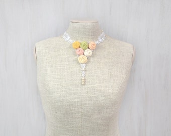 Shabby chic, collana rose, collana romantica, matrimonio, art to wear, collana stile vintage, collana unica pastello, perle d'acqua dolce