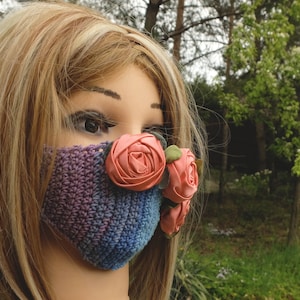 Rosa Rosen Gesichtsmaske, Florale Gesichtsmaske, Gehäkelter Gesichtsbeschützer, wiederverwendbar waschbar, bezaubernde Gesichtsbedeckung, modisches Accessoire