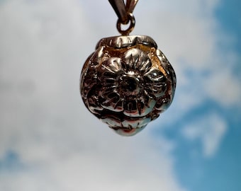 14k Gold Puffy Flower Ball Pendant Charm
